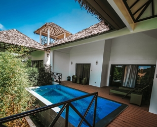 Giraffe Villa