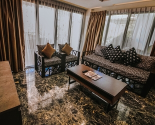 Giraffe Villa